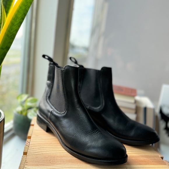 Thursday Boot Company 'Duchess' black leather bootie, Women's size 9 - Picture 5 of 7